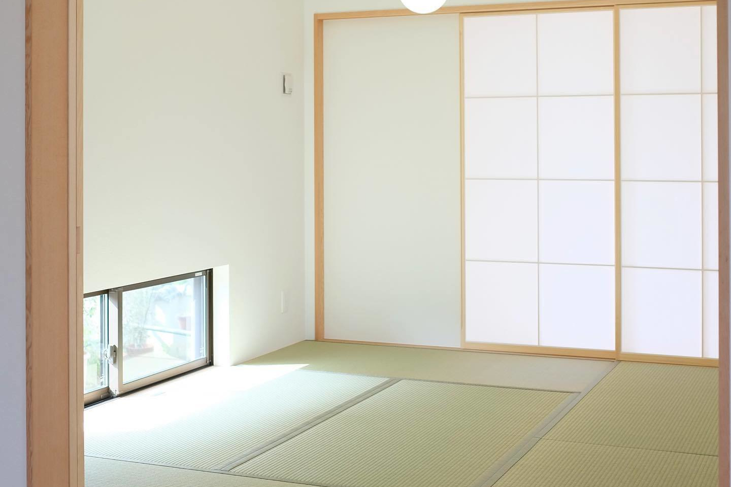 リビングとつながる汎用性高い和室